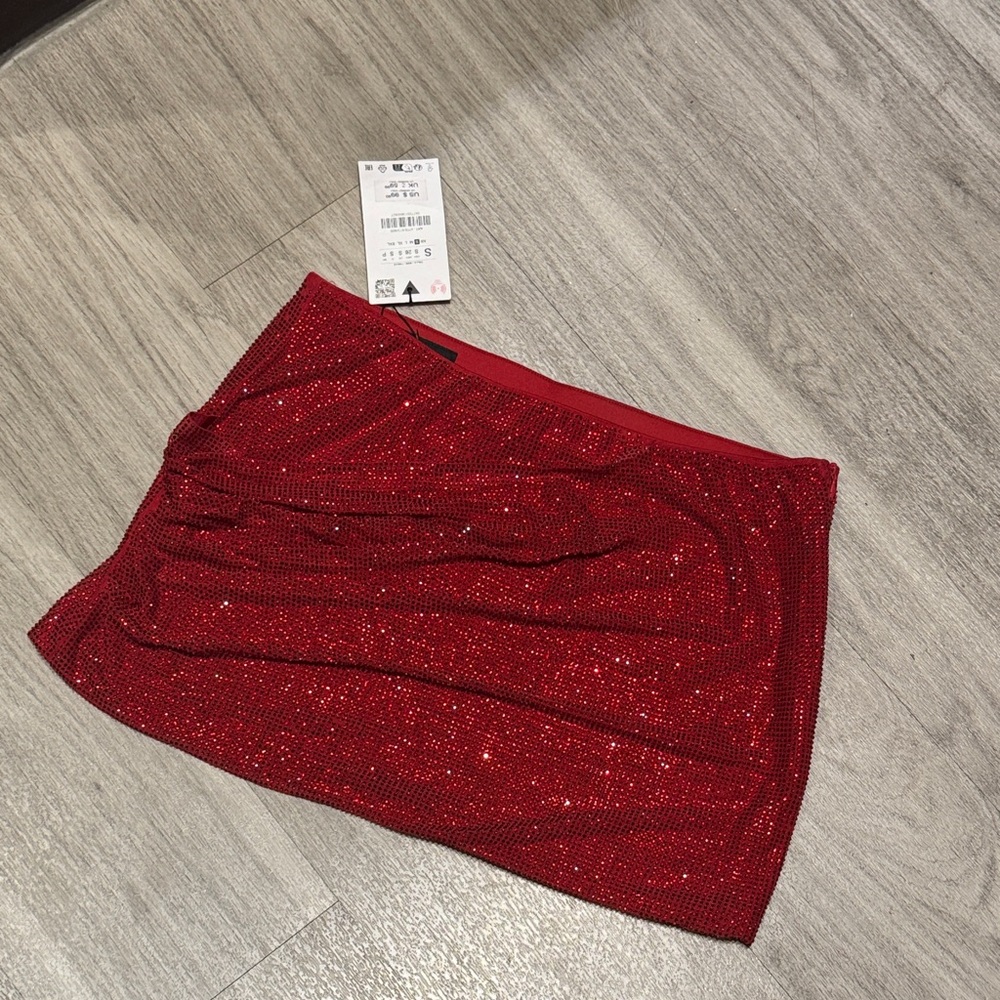 NWT ZARA Red Sequin Skirt, S